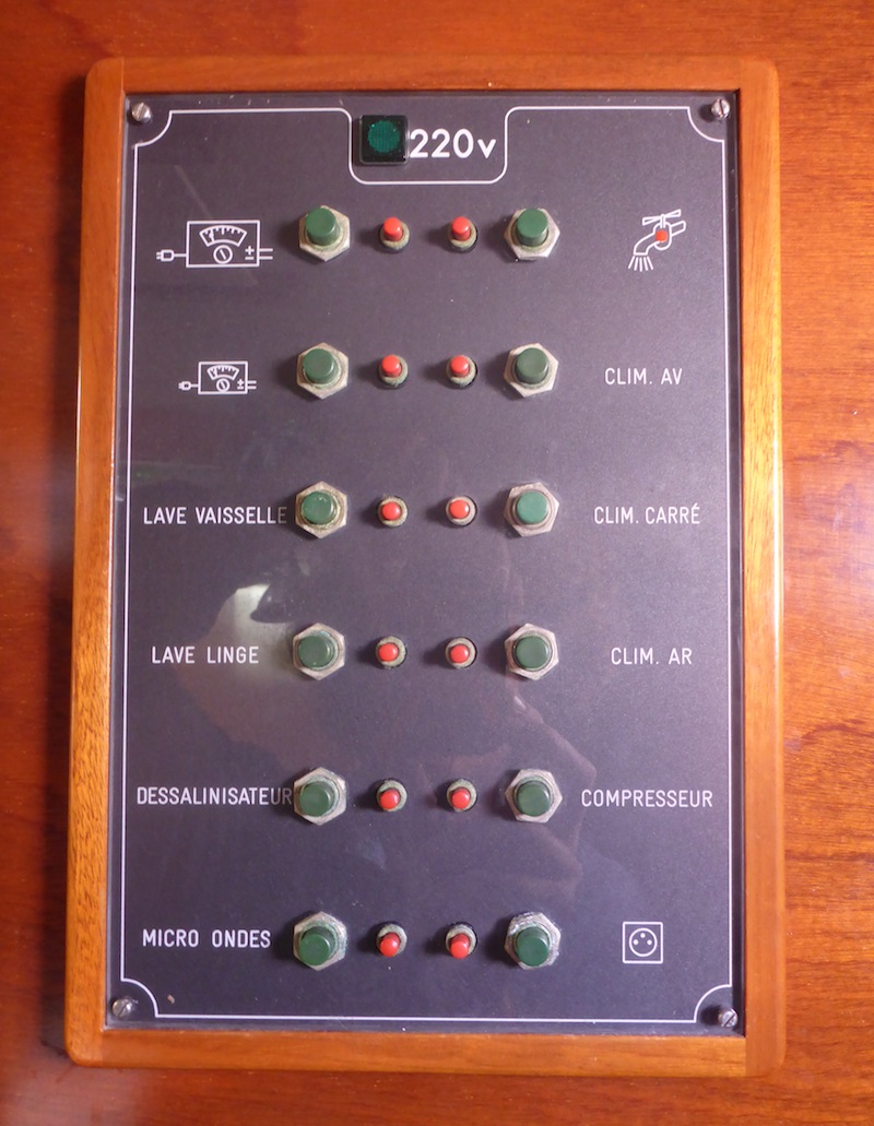  Amel Super Maramu 2000 Diruptor Bipolar 220 Volt Panel 