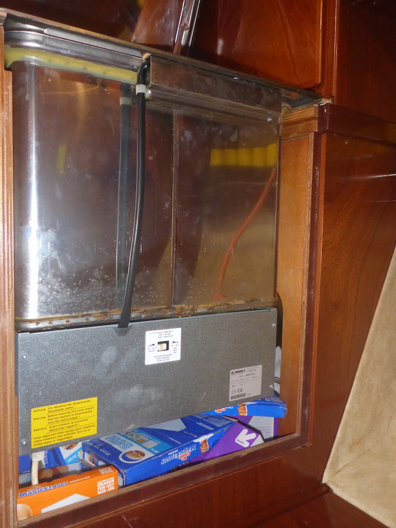  Amel Super Maramu 2000 Eumenia dishwasher access 